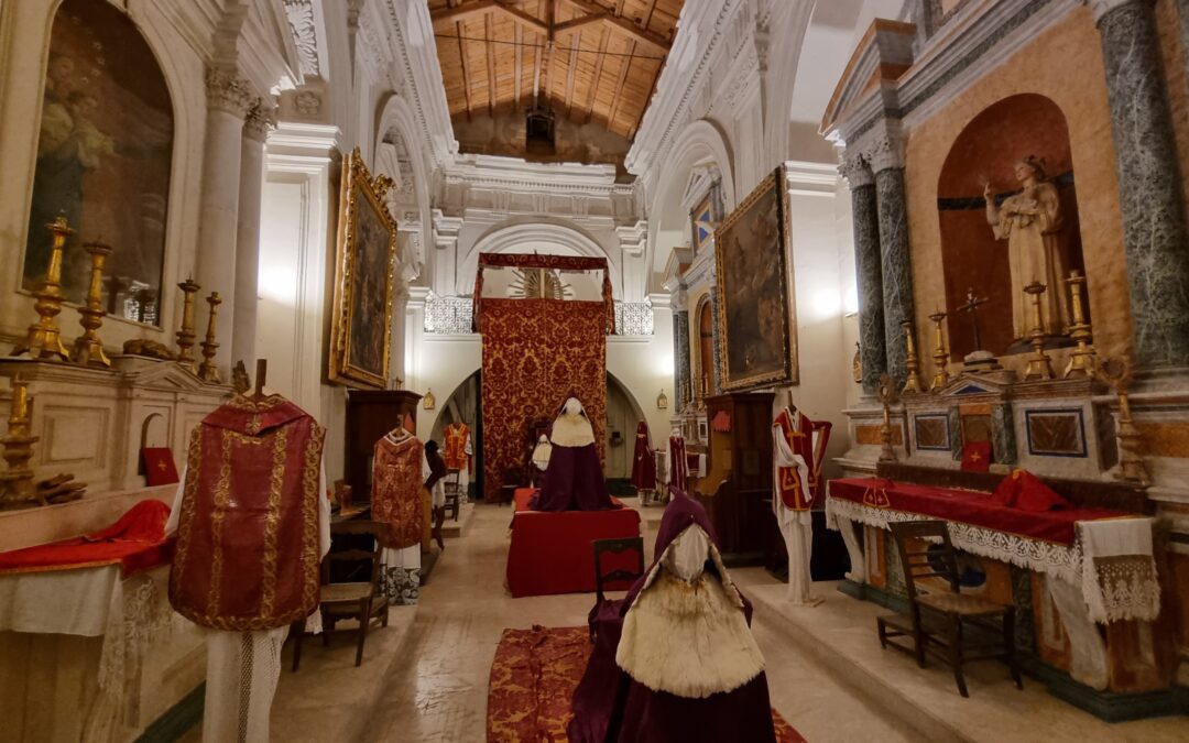 Storia e Vestiario delle Confraternite Religiose a Ragusa